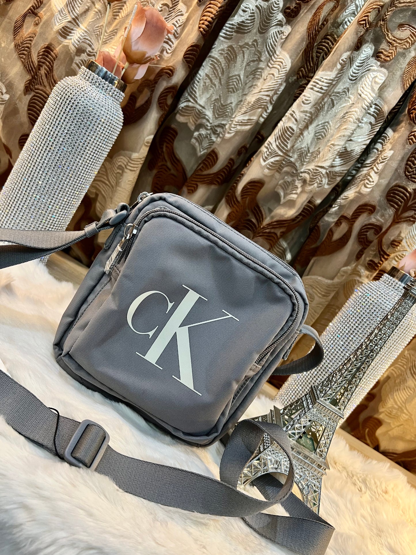 CALVIN KLEIN SPORT ESSENTIAL CAMERA BAG 17 - GRAY