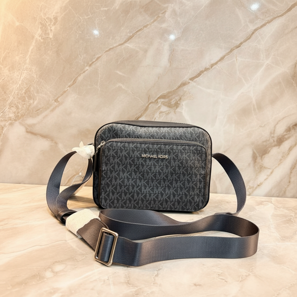 MICHAEL KORS COOPER SIGNATURE LOGO UTILITY CROSSBODY