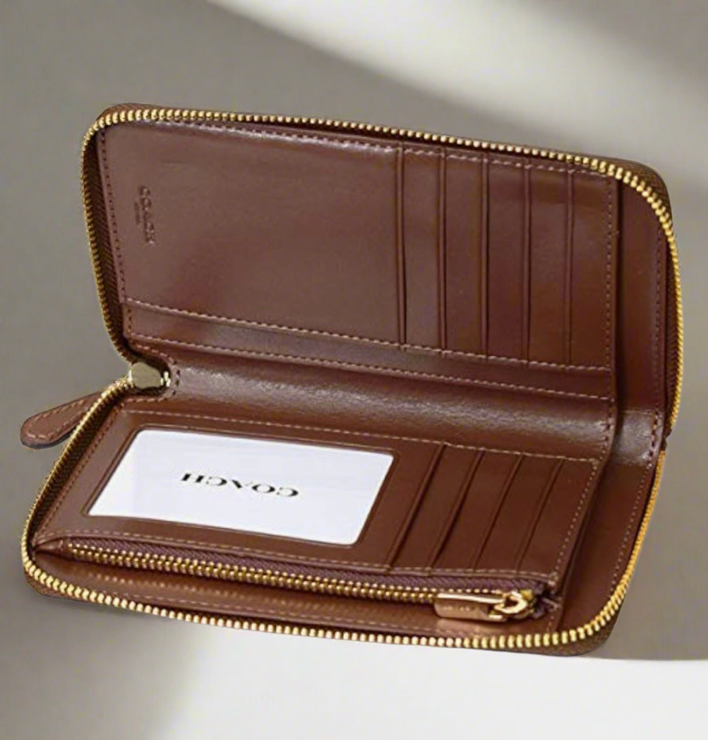 محفظة كوتش متوسطة الحجم بسحاب دائري