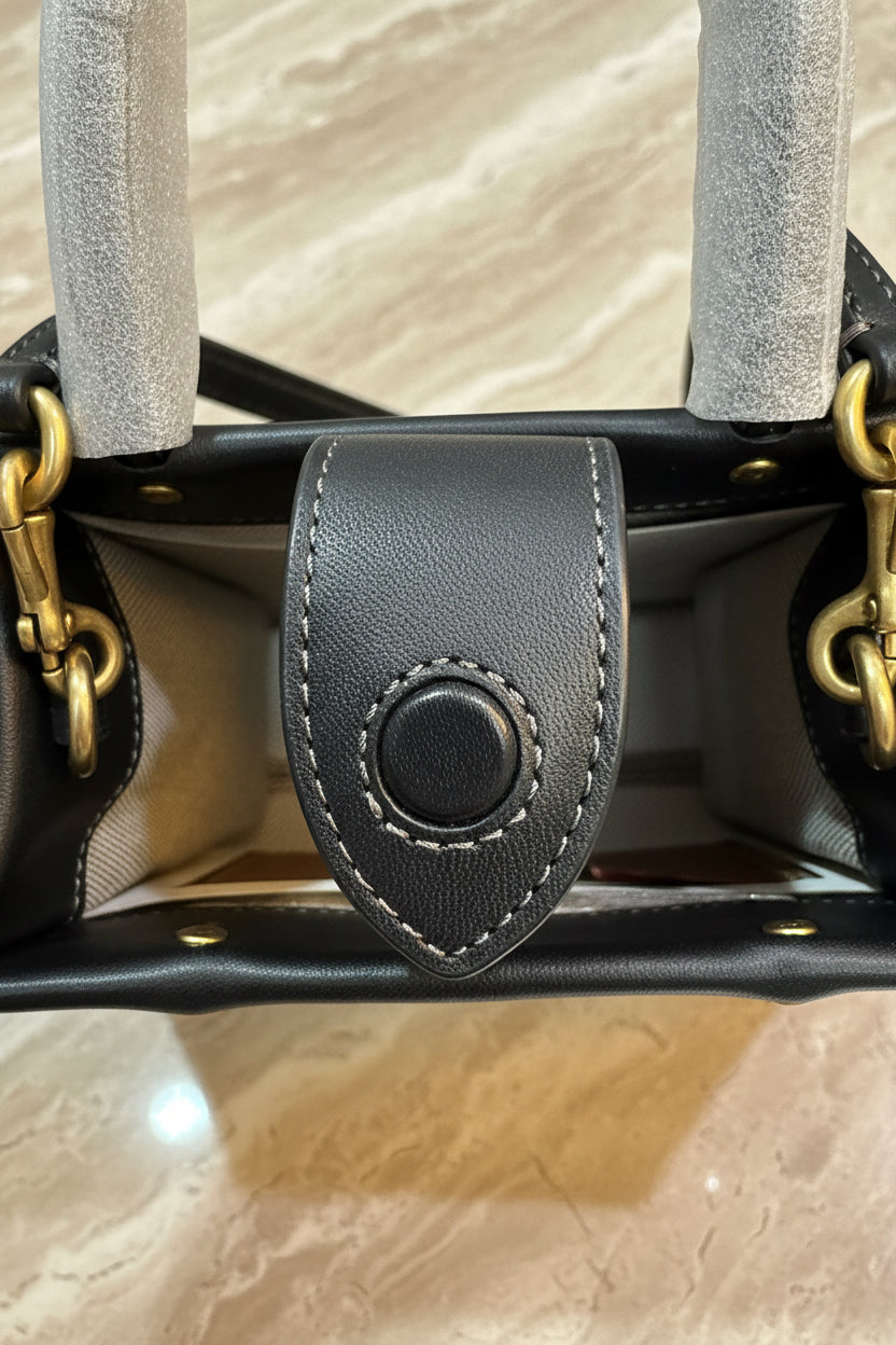 COACH CASHIN MINI TOTE - BLACK ( BOUTIQUE STORE )