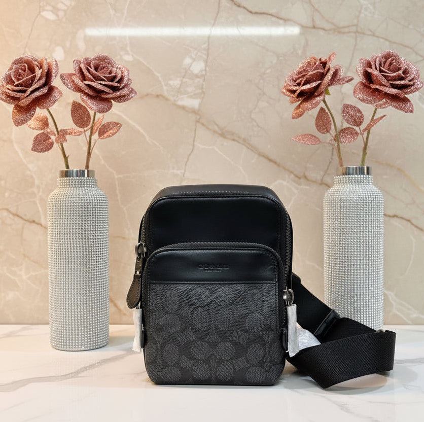 تخفيضات‼️ حقيبة ظهر/حقيبة كتف من كوتش جوثام، 13 مجسمًا صغيرًا للرجال، بدون بطاقة تعريف - (منتج تجزئة)