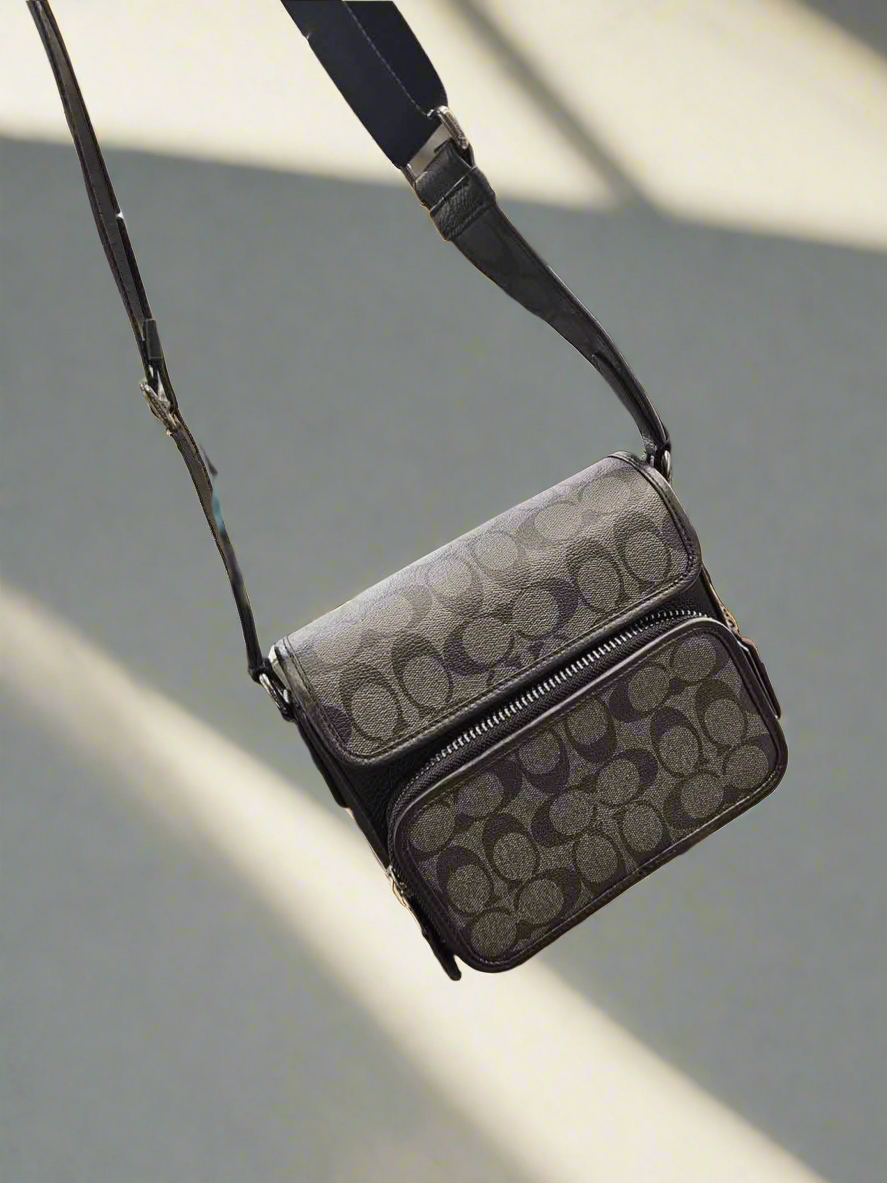 COACH SULLIVAN FLAP CROSSBODY - SIGNATURE CANVAS/CHARCOAL BLACK