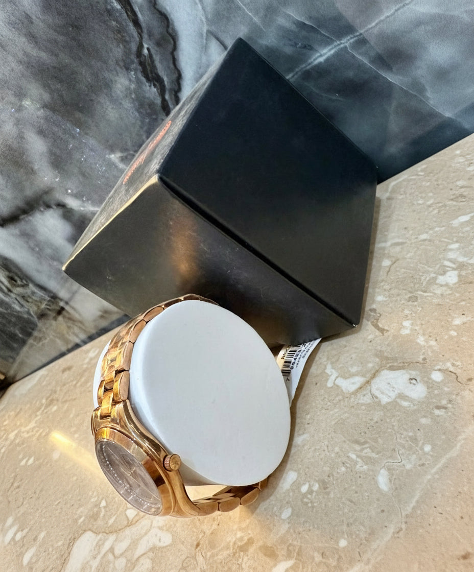 ساعة مايكل كورس ميني سليم رانوي - لون ذهبي وردي - بشعار MK وتصميم مرصع بالكريستال - علبة ساعة مجانية 