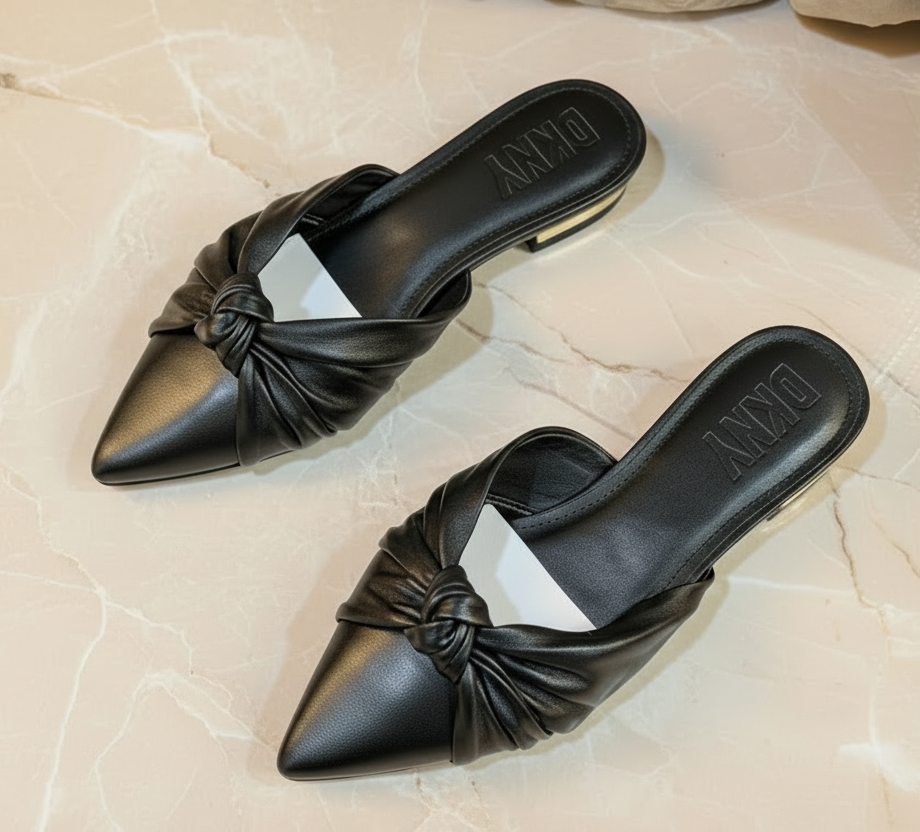 DKNY FLAT SHOES - BLACK