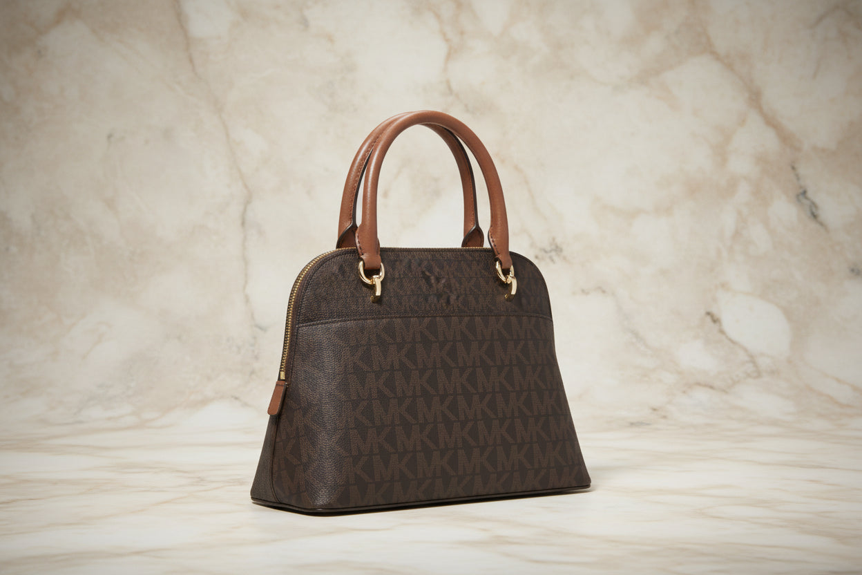 MICHAEL KORS CINDY DOME MEDIUM IN SIGNATURE LOGO BROWN