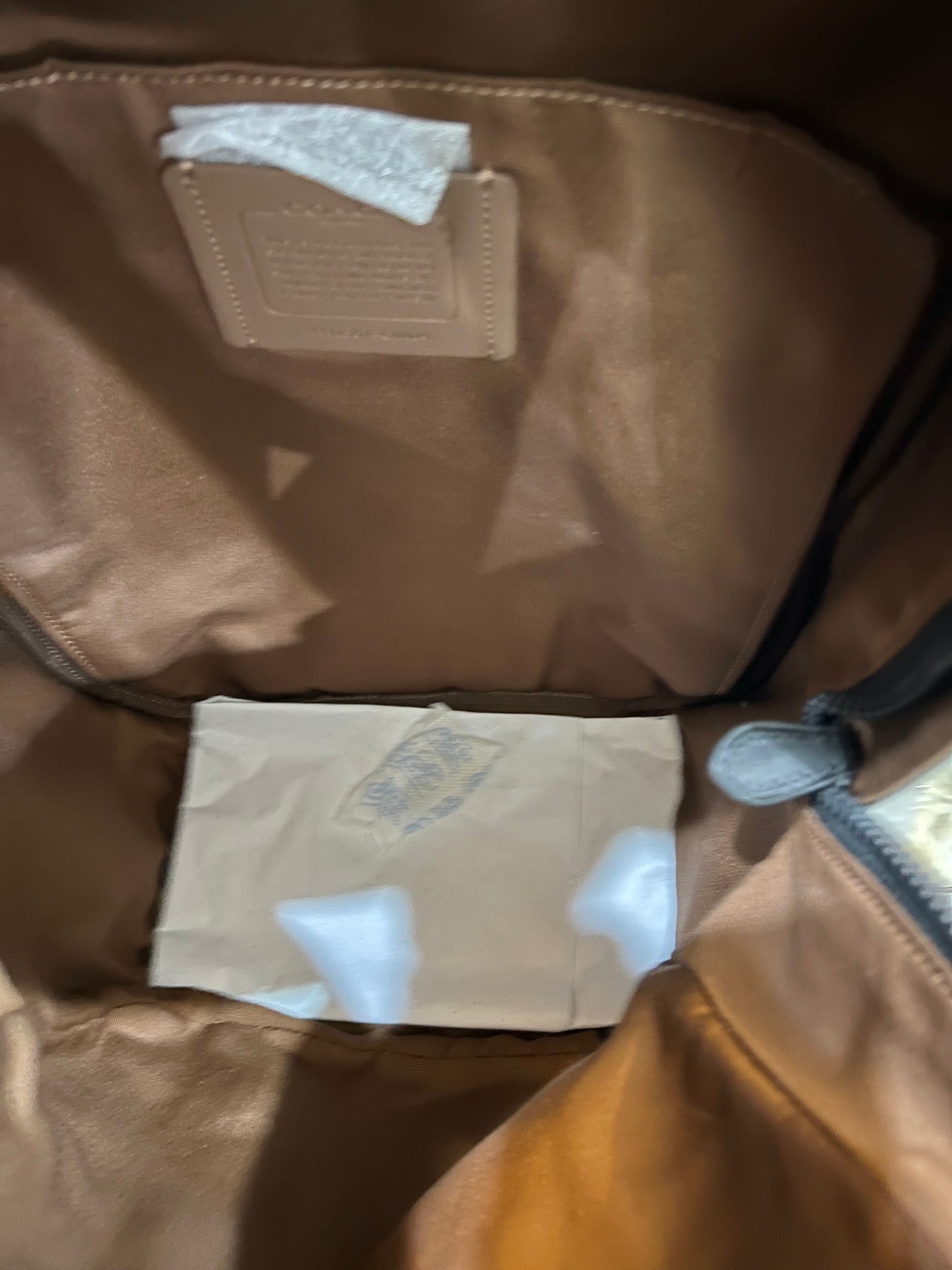 حقيبة ظهر كبيرة من كوتش