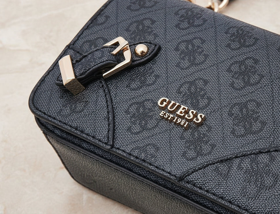 GUESS DIDI MONO CROSSBODY CHAIN - CHARCOAL BLACK
