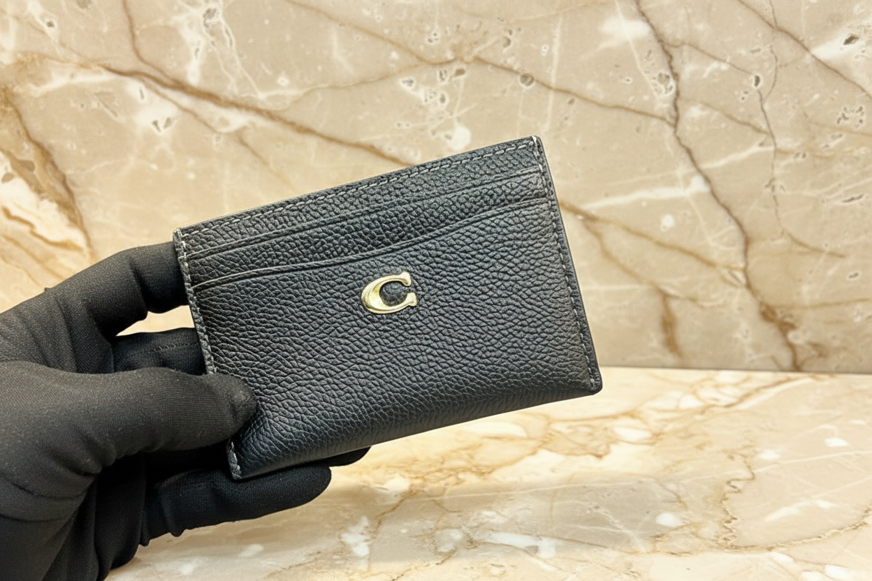 COACH SLIM CARD CASE ( FROM BOUTIQUE STORE )