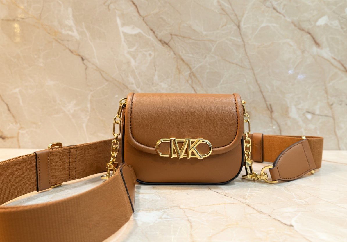 MICHAEL KORS EMPIRE SIGNATURE LOGO 2-IN-1 CROSSBODY BAG ( FROM BOUTIQUE STORE )