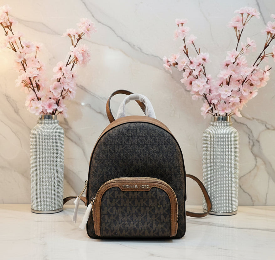 حقيبة ظهر مايكل كورس جايسي مقاس XS، لون بني مميز