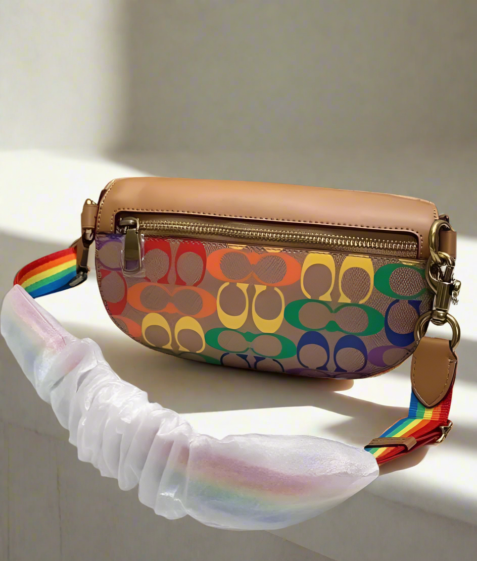 COACH BETHANY WAISTPACK/BELTBAG/BODYBAG - IN RAINBOW SIGNATURE - MISSING PRICE TAG