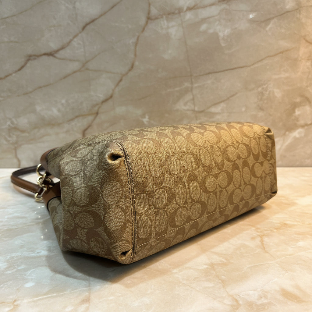 SALE‼️‼️‼️COACH LEXY SHOULDER BAG IN SIGNATURE KHAKI/SADDLE