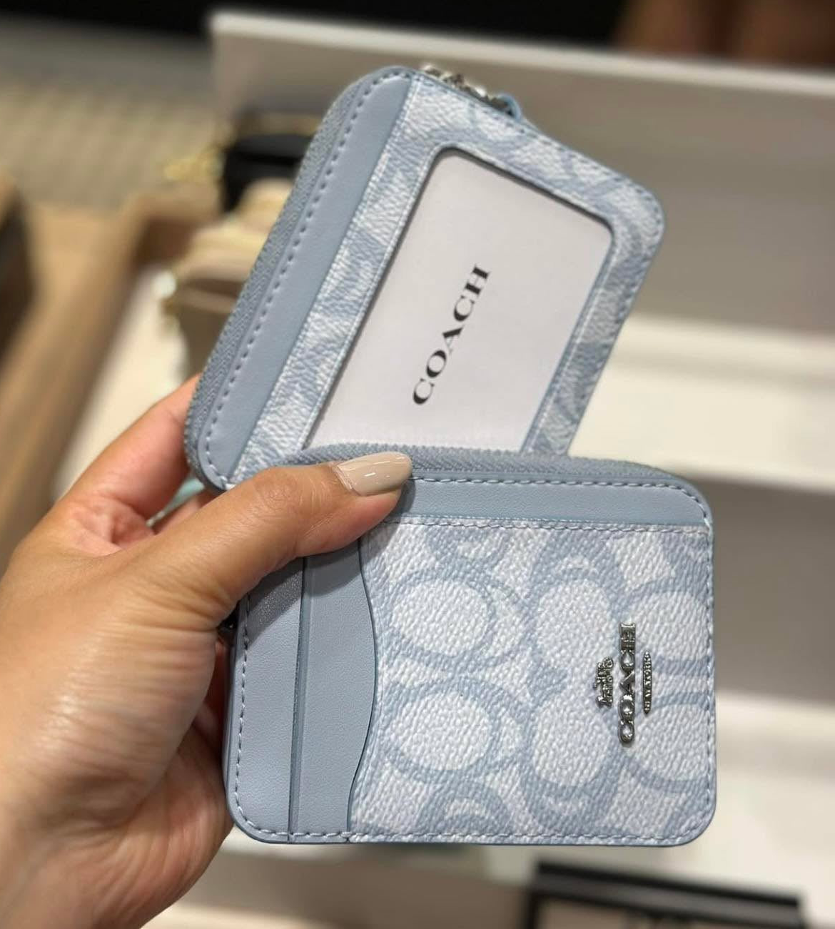 COACH ZIP CARD CASE