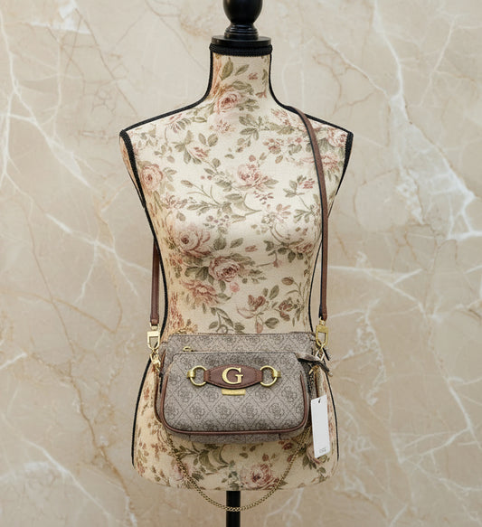 حقيبة كروسبودي مزدوجة من GUESS IZZY