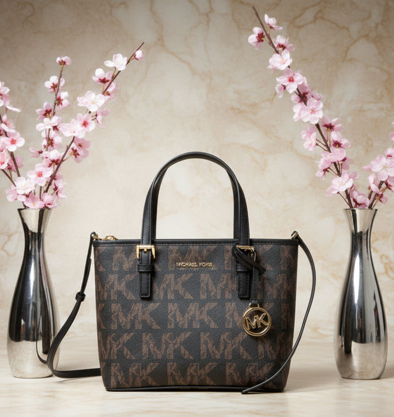 MICHAEL KORS JET SET TRAVEL ZIP TOTE XS LOGO BLACK BROWN COLOR