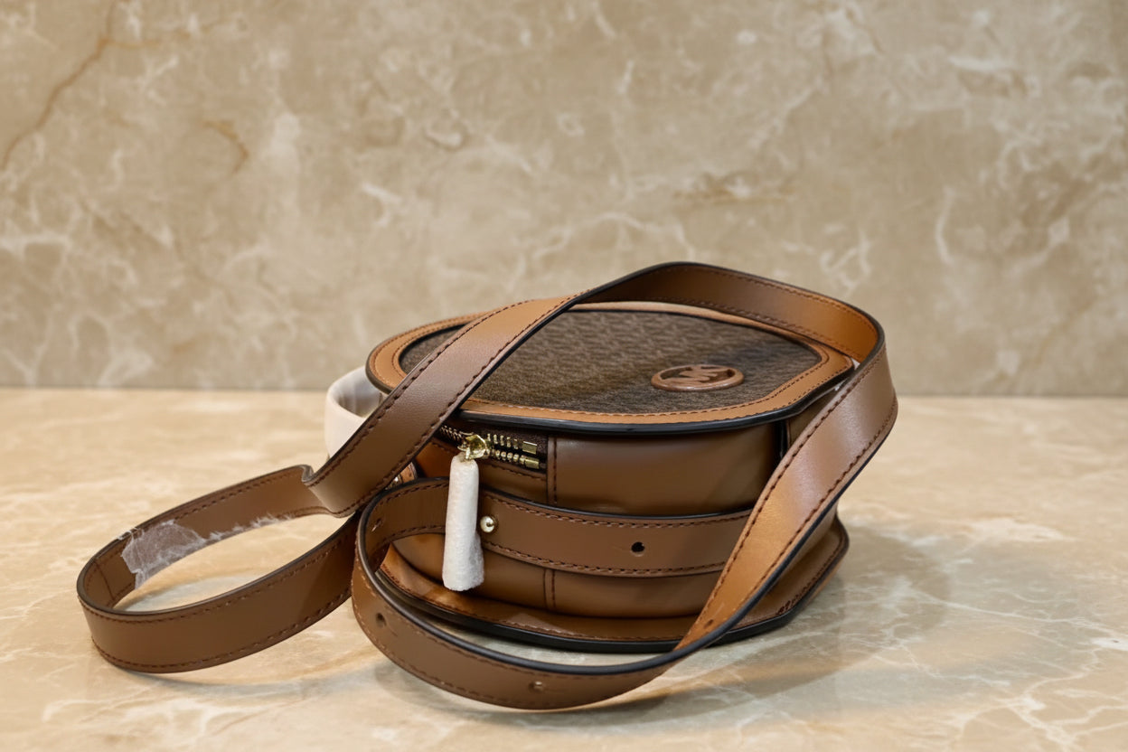 MICHAEL KORS AIDY CANTEEN TOP HANDLE - CROSSBODY - SIGNATURE LOGO