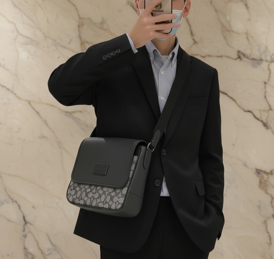 حقيبة كوتش سبرينت ماب 25 سيجنتشر جاكار أزرق