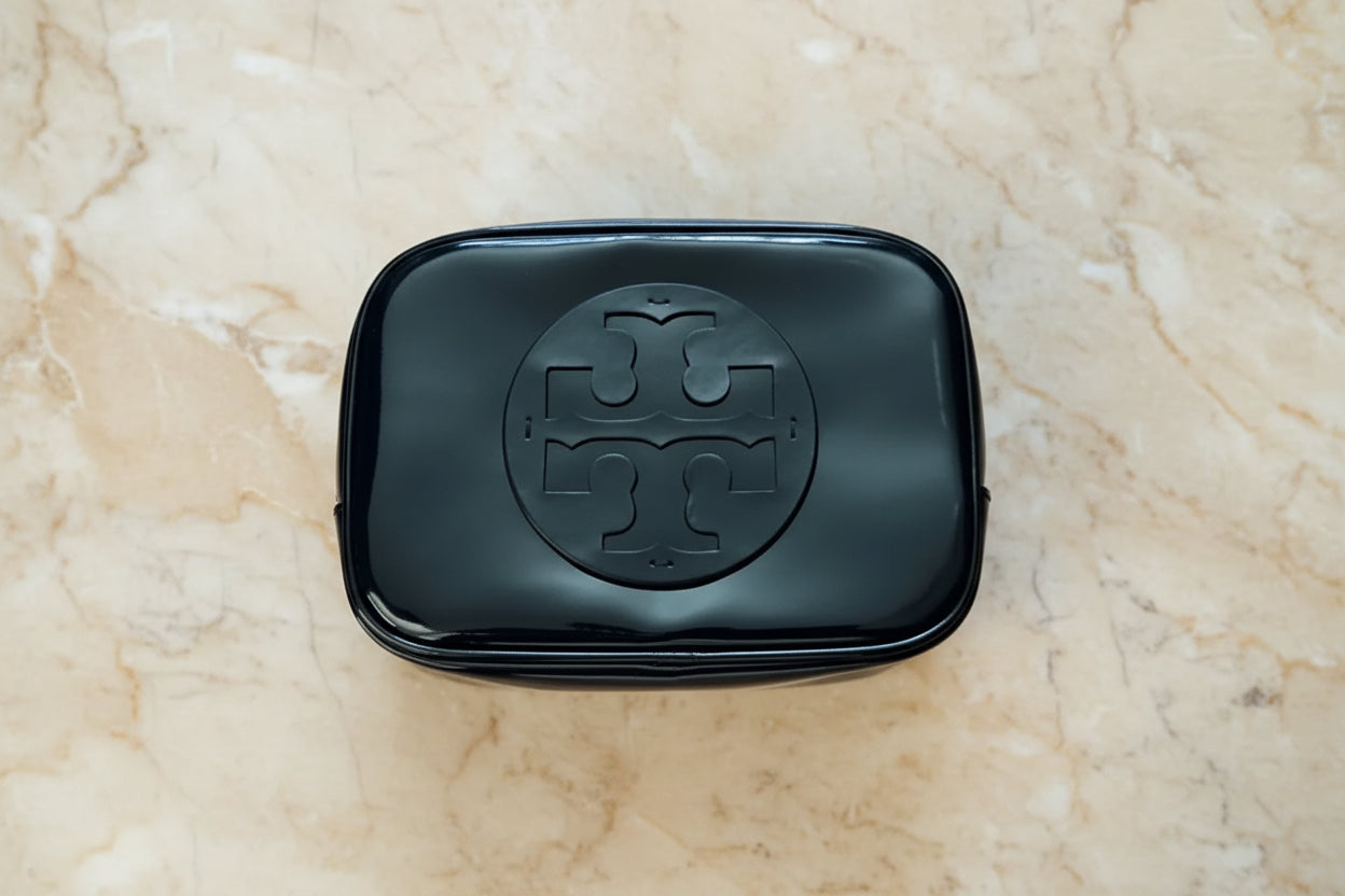 TORY BURCH SMALL ENAMEL COSMETIC POUCH
