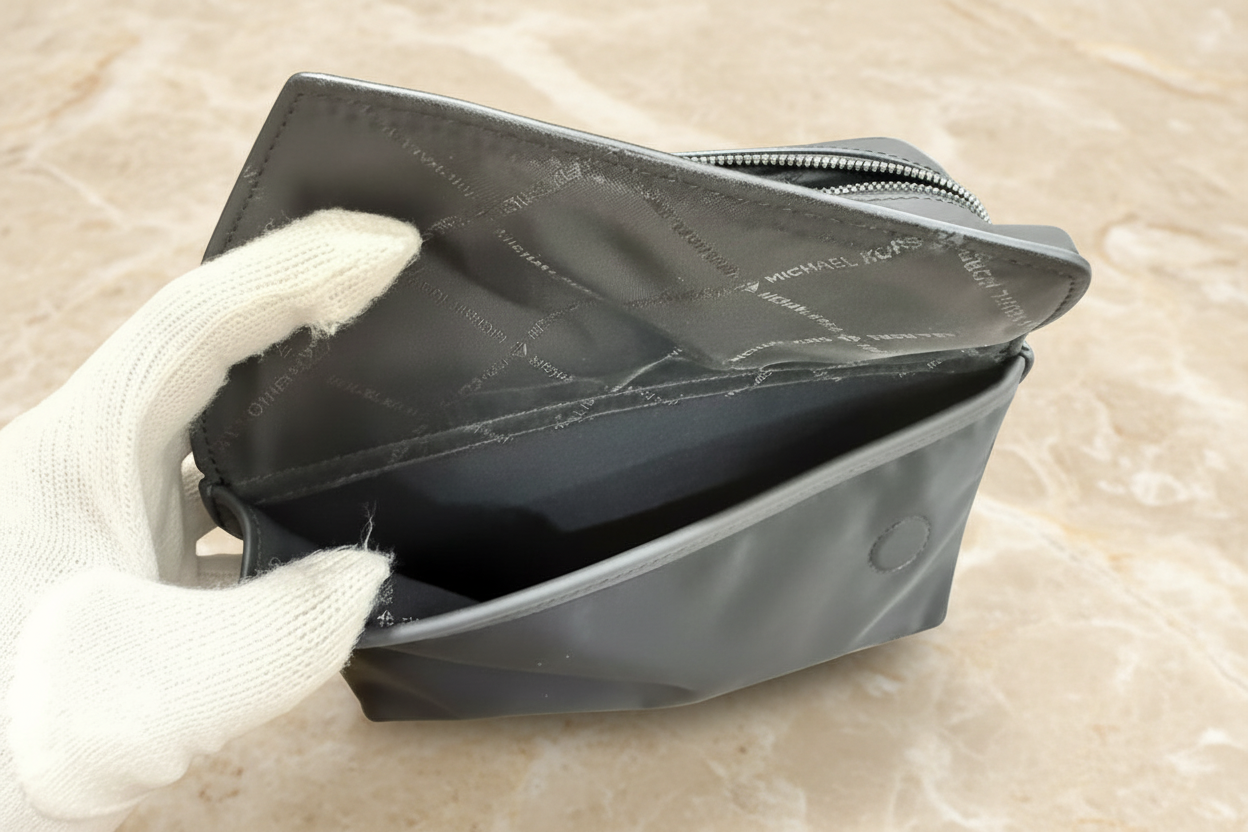 MICHAEL KORS LAUTNER MEDIUM FLAP MESSENGER - NYLON - BLACK