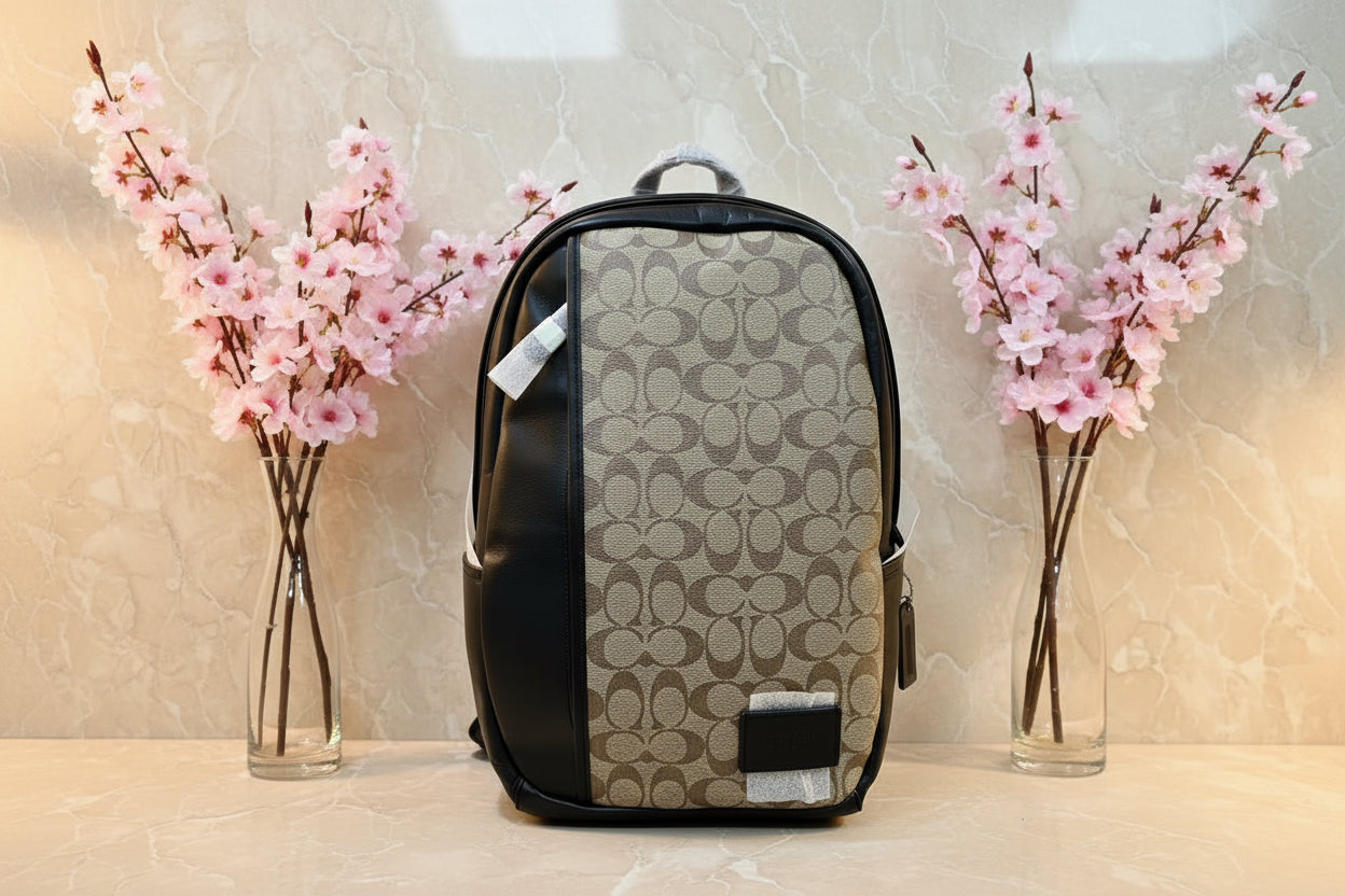 حقيبة ظهر كبيرة من كوتش