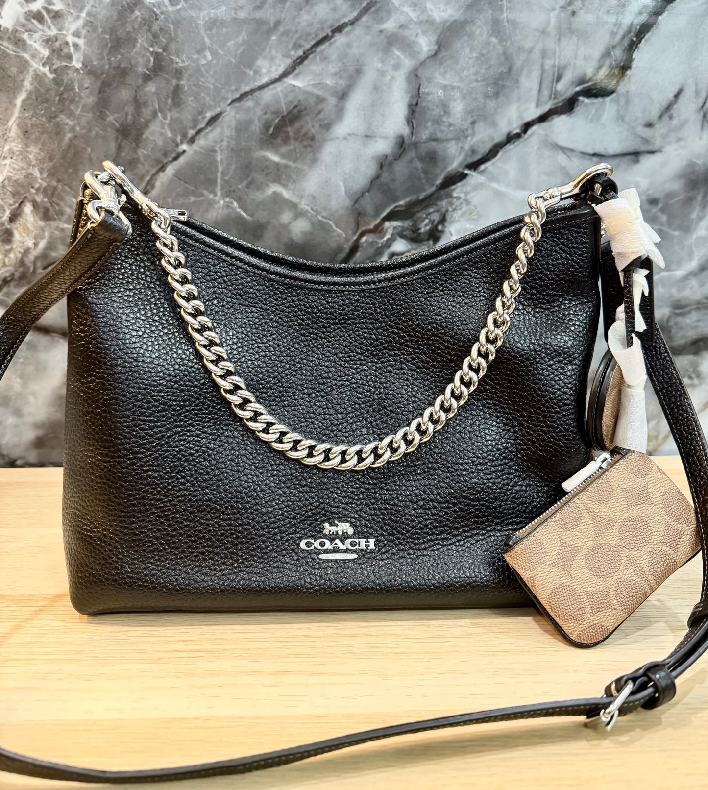COACH NWT MEDIUM LAUREL - BLACK