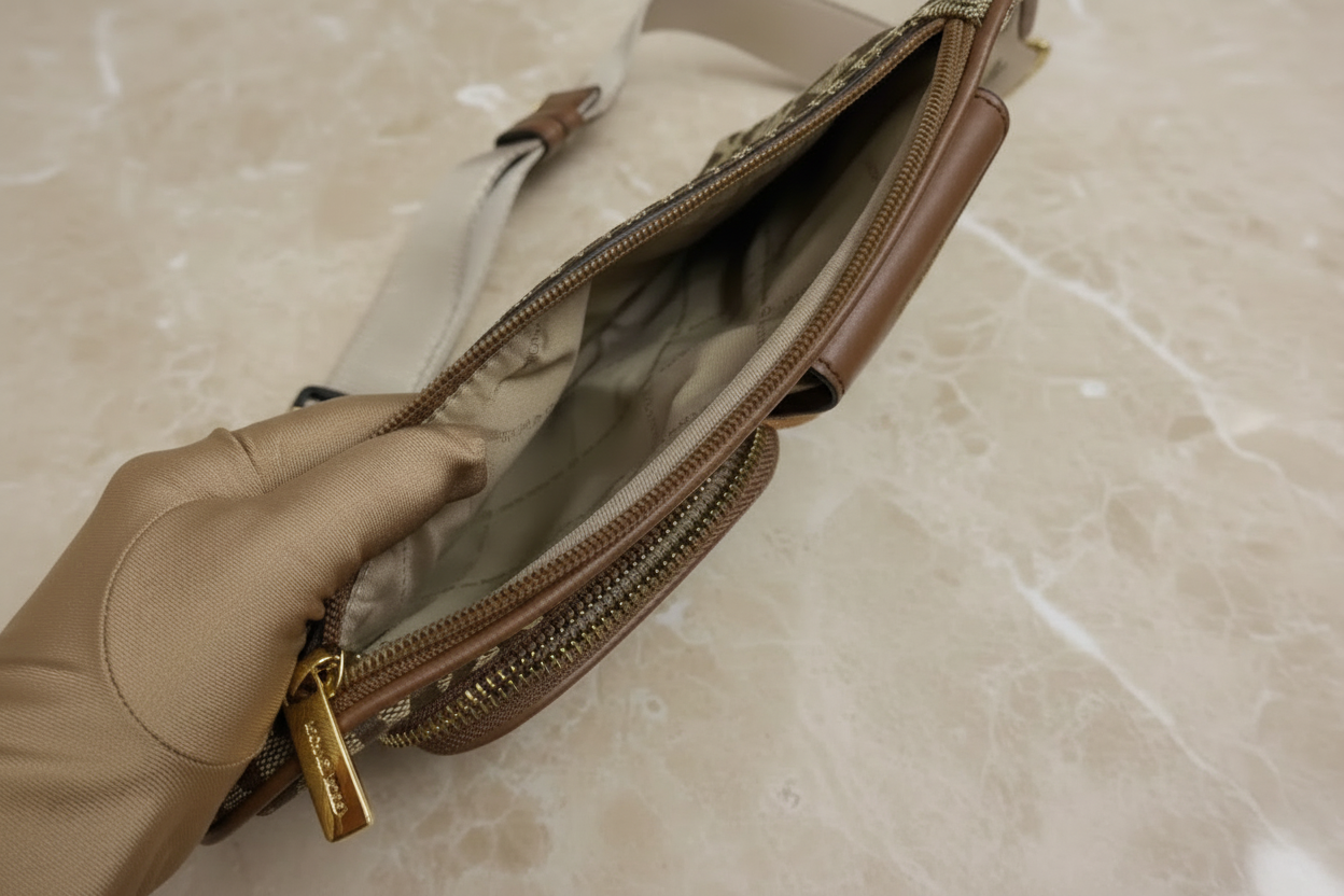 MICHAEL KORS HANOVER MEDIUM JACQUARD BELTBAG/BODY BAG