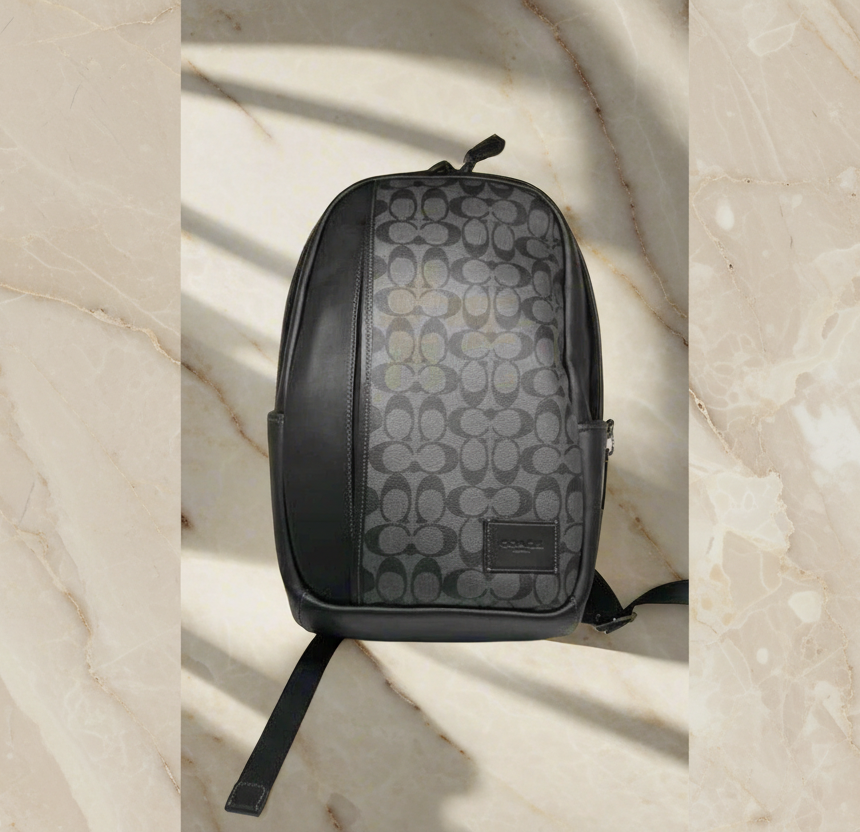 حقيبة ظهر كبيرة من كوتش - لون أسود فحمي مميز