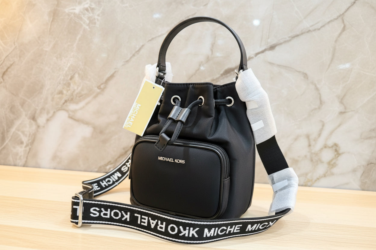 دلو مايكل كورس كاي - صغير