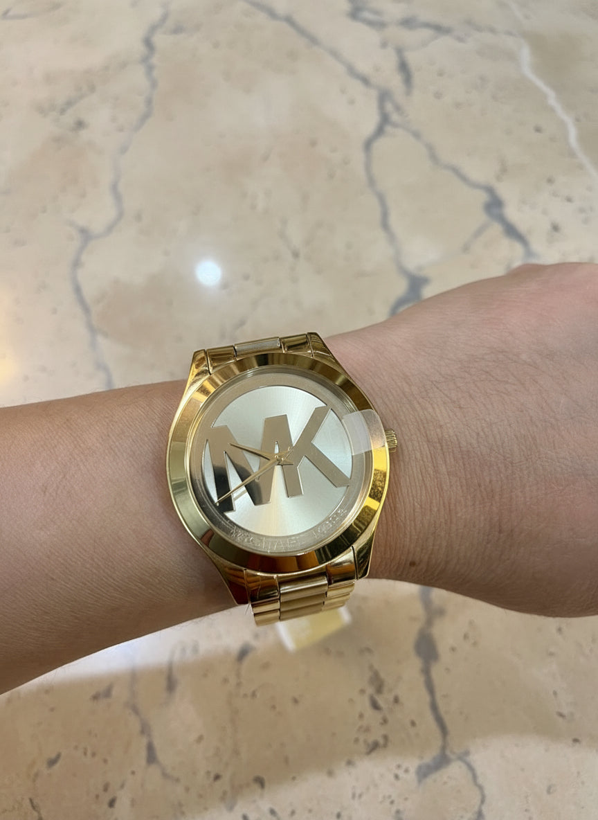 وجه كبير سليم من مايكل كورس