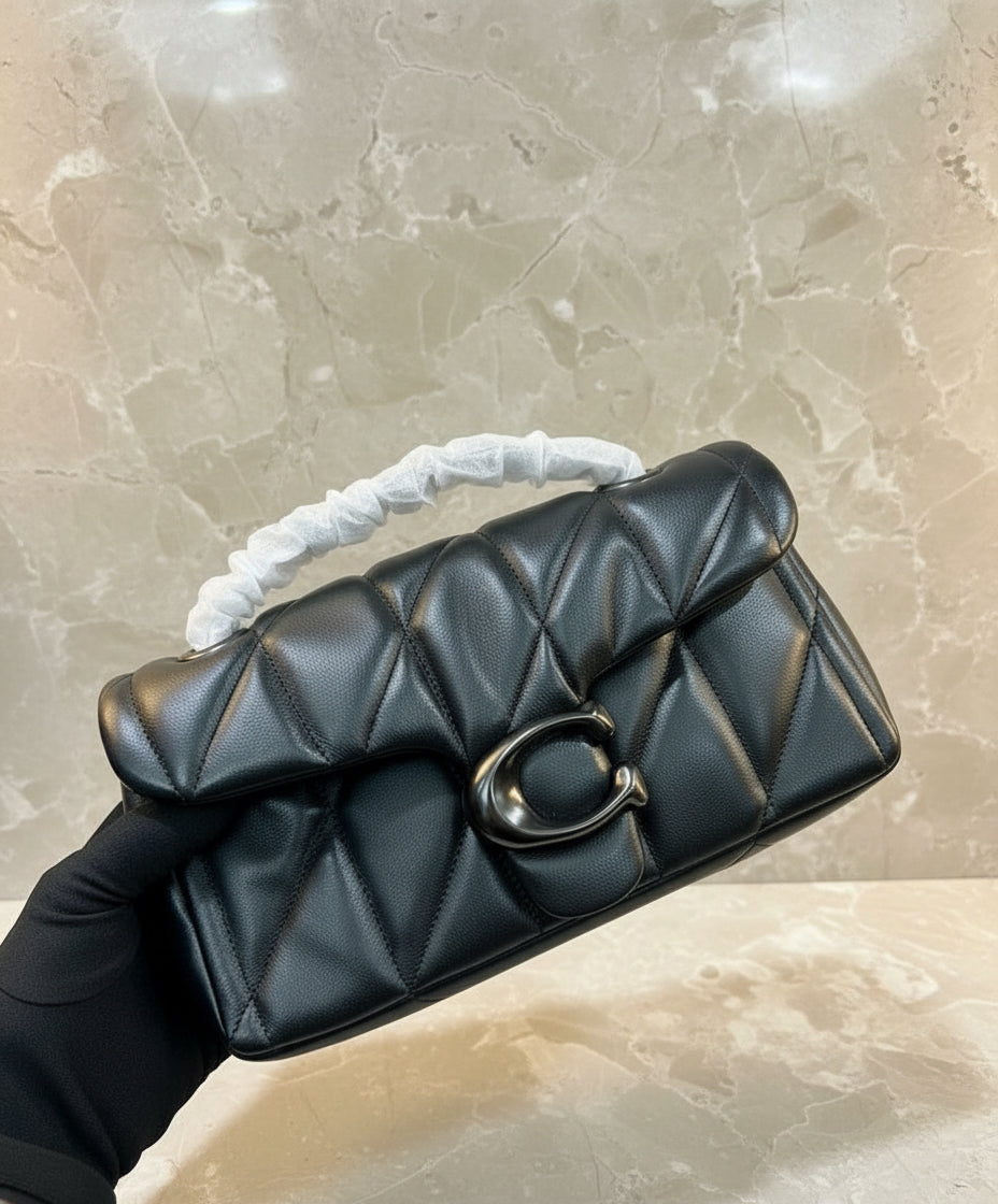 حقيبة كوتش مبطنة بنقشة تابي 20 - جلد نابا - أسود