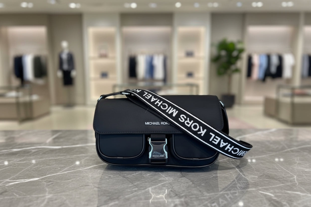 MICHAEL KORS KHAI MEDIUM DOUBLE POCKET FLAP MESSENGER