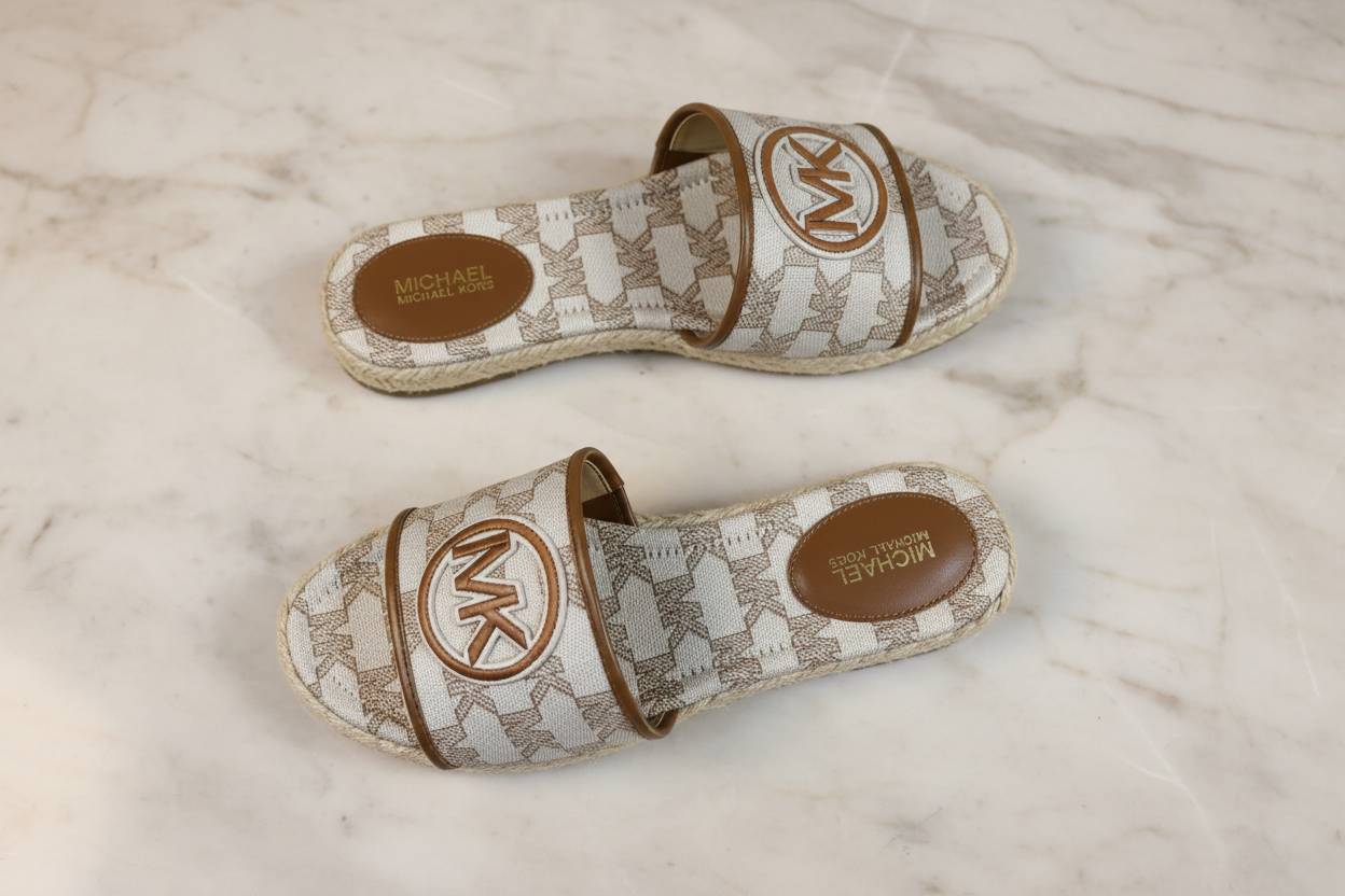 MICHAEL KORS INDIRA WEDGE - JACQUARD BEIGE SIZE 6 CAN FIT TO SIZE 6.5