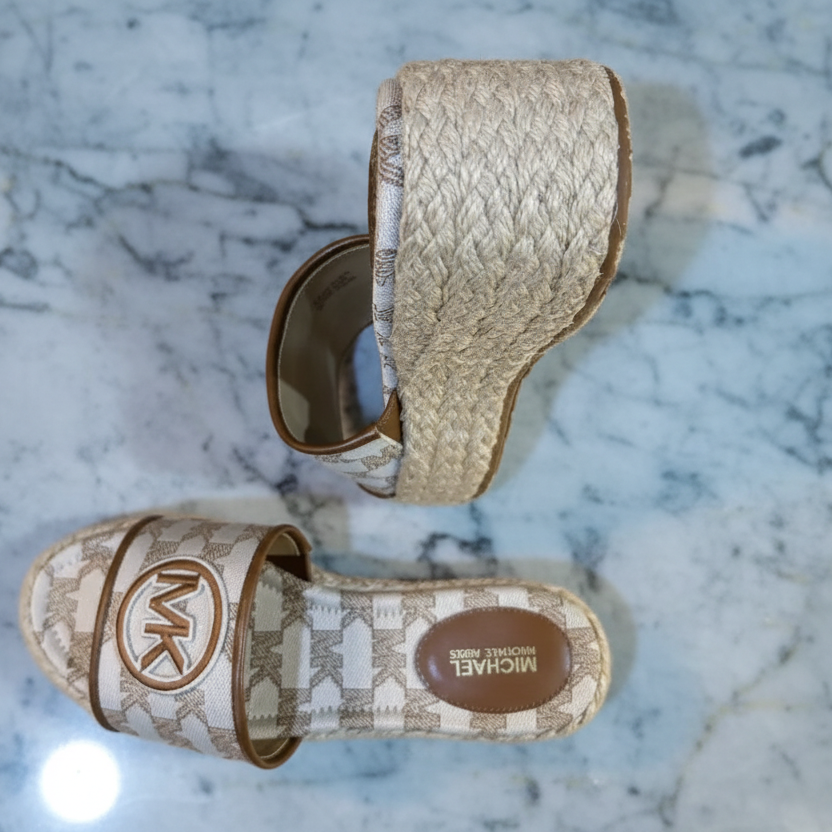MICHAEL KORS INDIRA WEDGE - JACQUARD BEIGE SIZE 6 CAN FIT TO SIZE 6.5