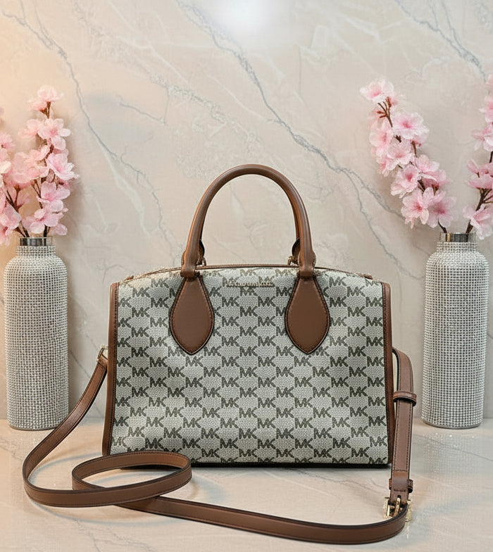 MICHAEL KORS BUNDLE CONNIE DUFFLE LARGE IN SIGNATURE CANVAS LEATHER & LARGE ZIP POUCH