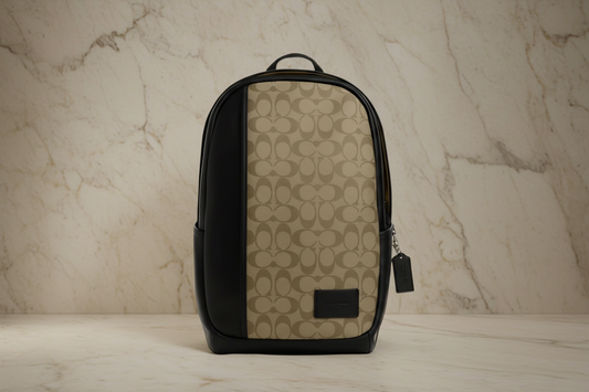 حقيبة ظهر كبيرة من كوتش