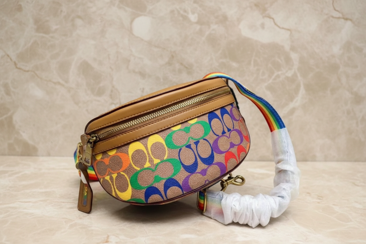 COACH BETHANY WAISTPACK/BELTBAG/BODYBAG - IN RAINBOW SIGNATURE - MISSING PRICE TAG