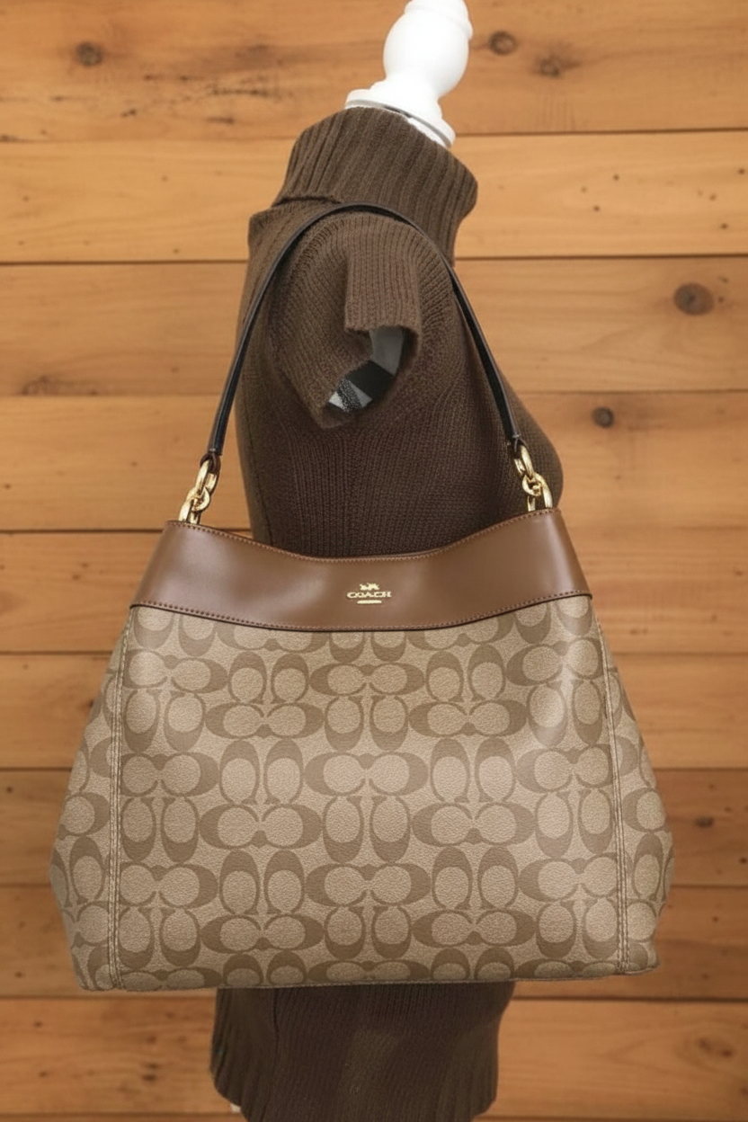 SALE‼️‼️‼️COACH LEXY SHOULDER BAG IN SIGNATURE KHAKI/SADDLE