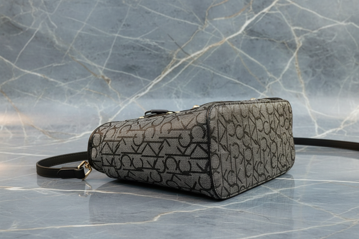 CALVIN KLEIN SATCHEL IN SIGNATURE CHARCOAL BLACK