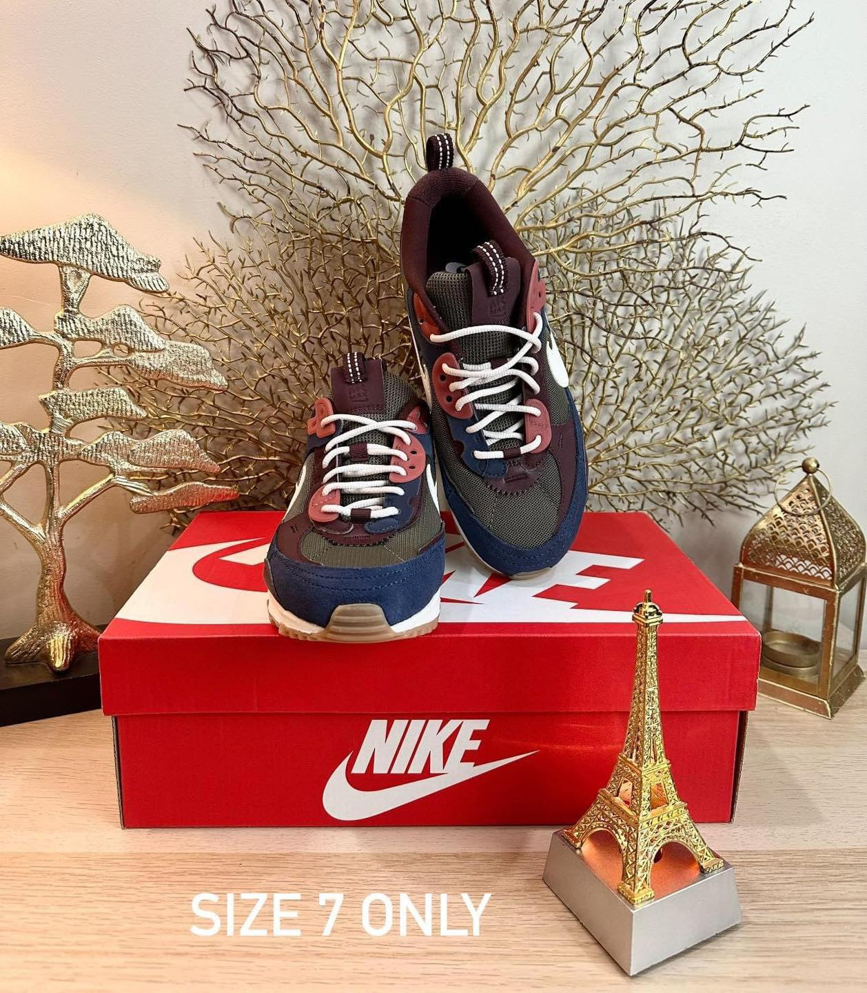 NIKE AIR MAX FUTURA - MEDIUM OLIVE NAVY COLOR ( WOMEN )Size US 7/ EURO 38/ 24CM