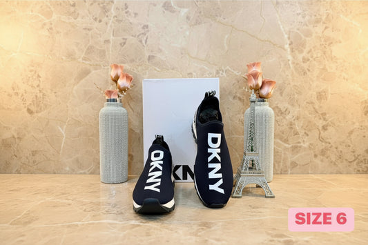 أحذية دي كيه إن واي