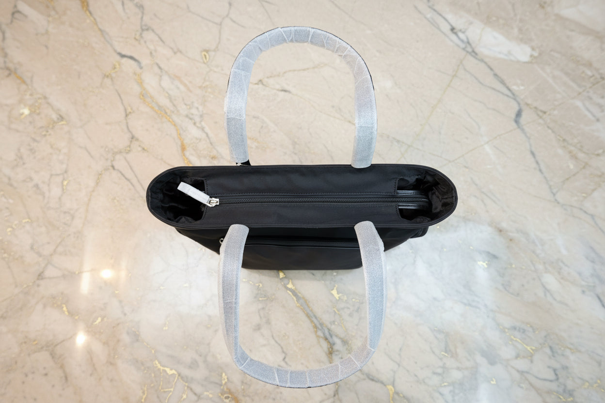 حقيبة مايكل كورس كاي للكمبيوتر المحمول - كبيرة - سوداء