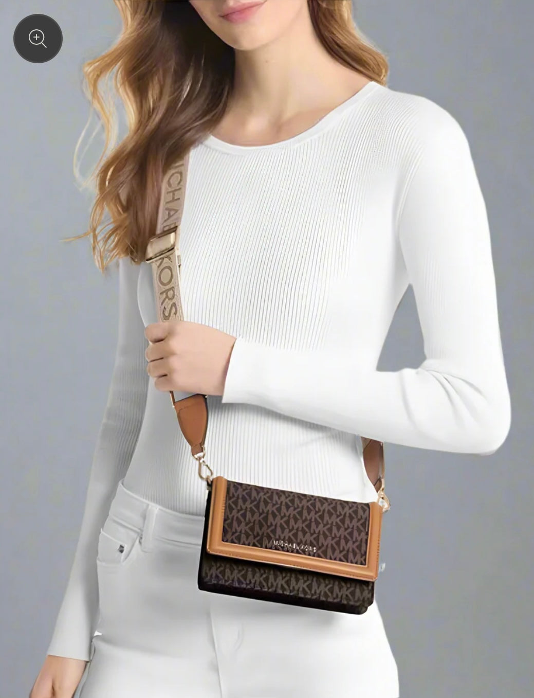 MICHAEL KORS JET SET LOGO SMARTPHONE CROSSBODY BAG- BROWN ACORN - WOVEN