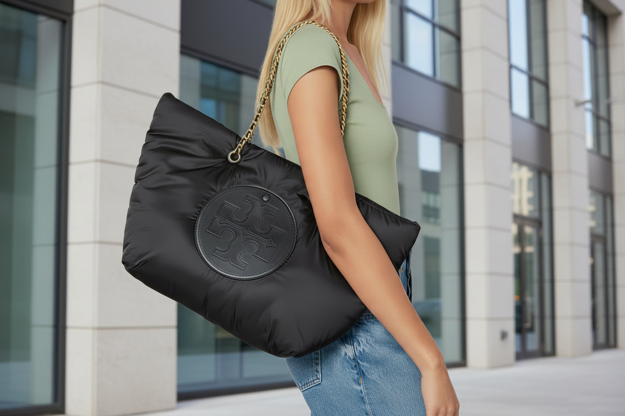 حقيبة تسوق توري بورش إيلا بوبي ذات سلسلة إغلاق مغناطيسية - أسود