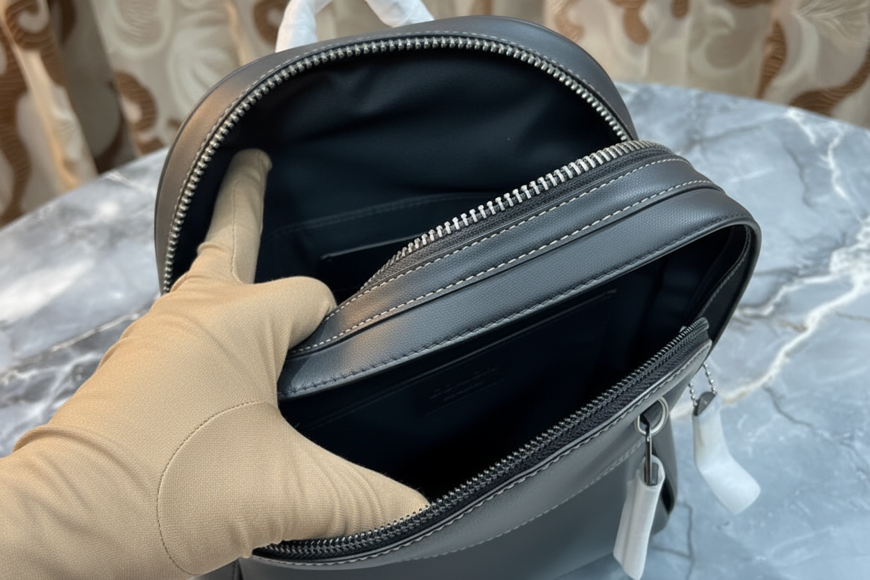 COACH GRAHAM SLINGPACK - BLACK LEATHER