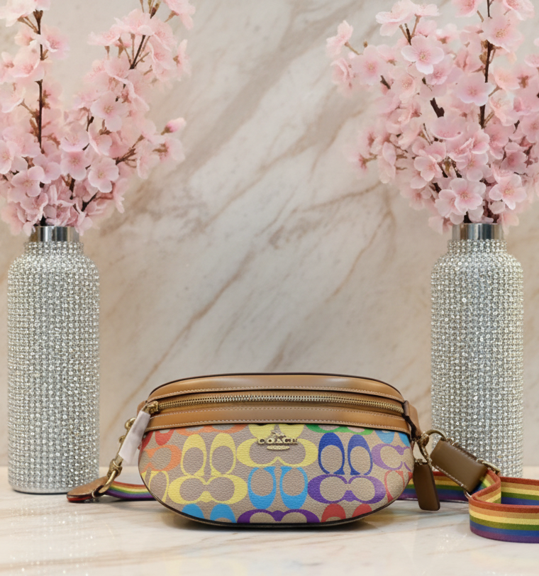 COACH BETHANY WAISTPACK/BELTBAG/BODYBAG - IN RAINBOW SIGNATURE - MISSING PRICE TAG