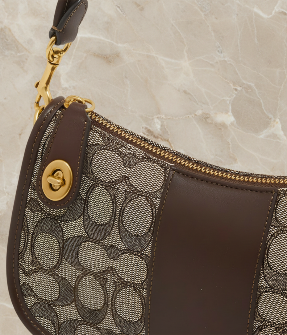 تخفيضات هائلة! ‼️‼️ حقيبة يد من قماش الجاكار من ماركة كوتش - بدون بطاقة السعر