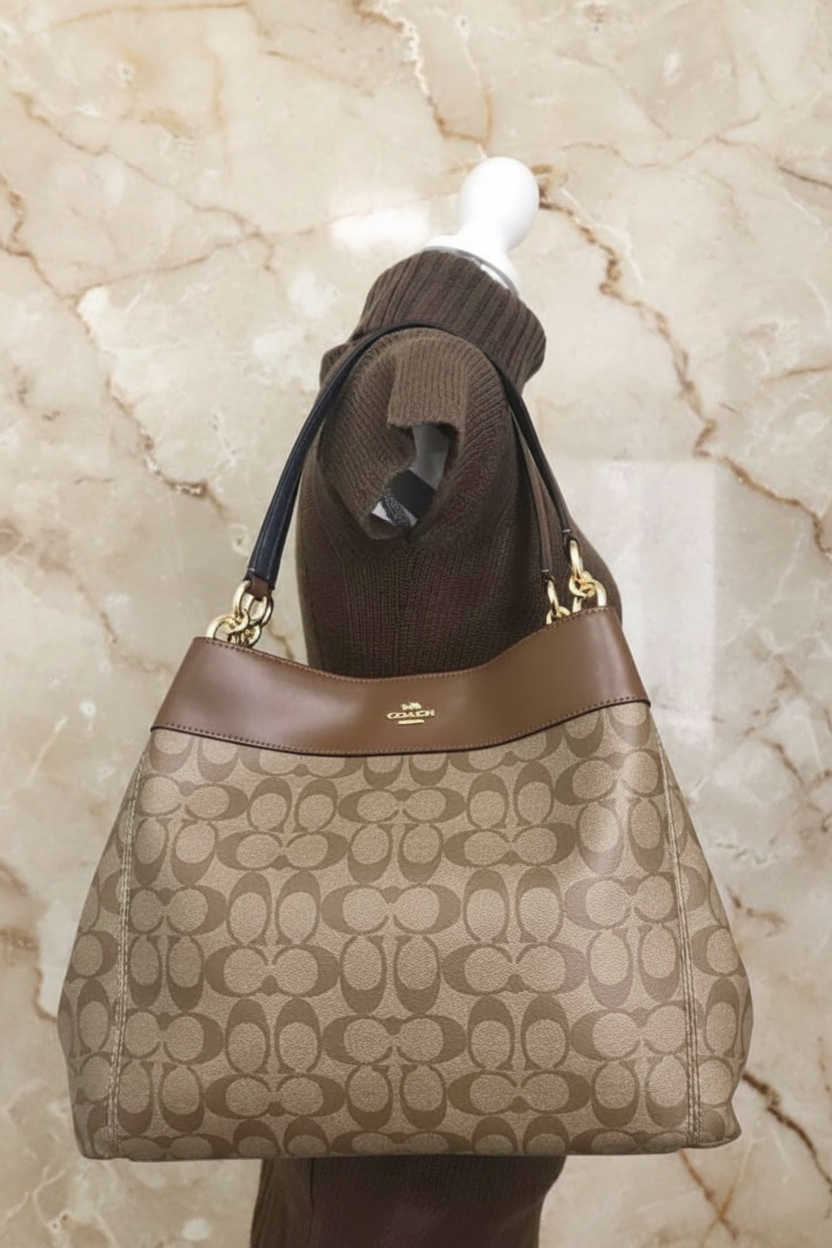 SALE‼️‼️‼️COACH LEXY SHOULDER BAG IN SIGNATURE KHAKI/SADDLE