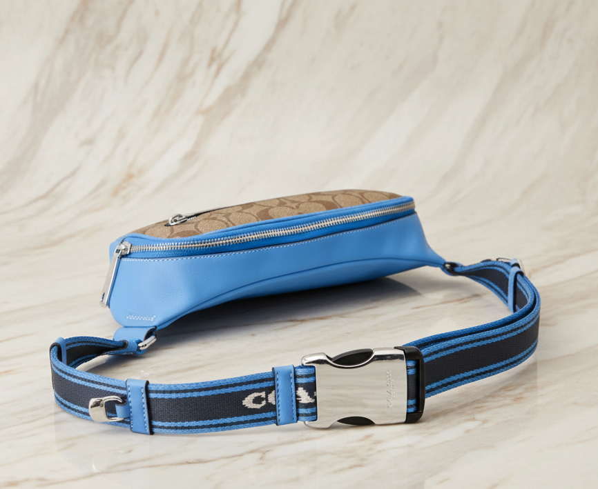 حقيبة خصر/حقيبة صدر/حقيبة جسم من كوتش إلياس، مصنوعة من قماش مميز بألوان متداخلة - كاكي/أزرق سباق