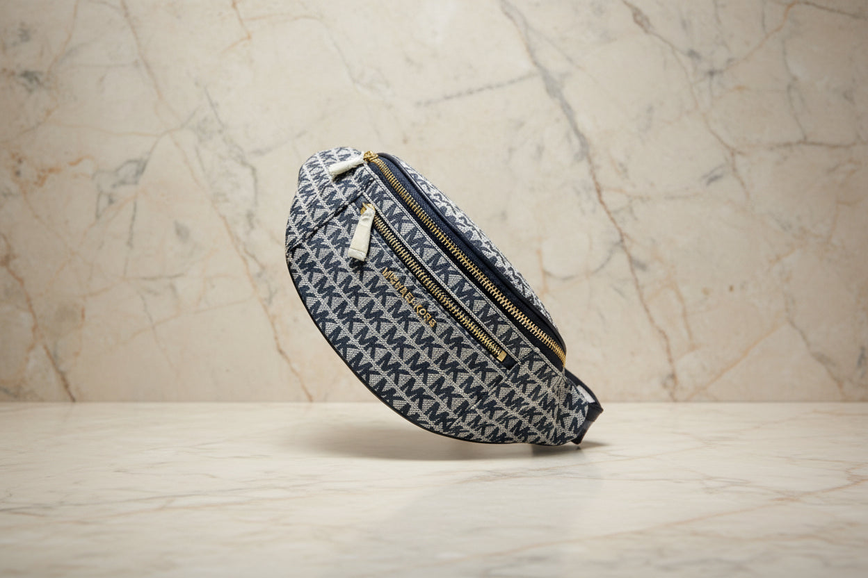 MICHAEL KORS MOTT JACQUARD SIGNATURE WAISTPACK/BELTBAG - NAVY BLUE