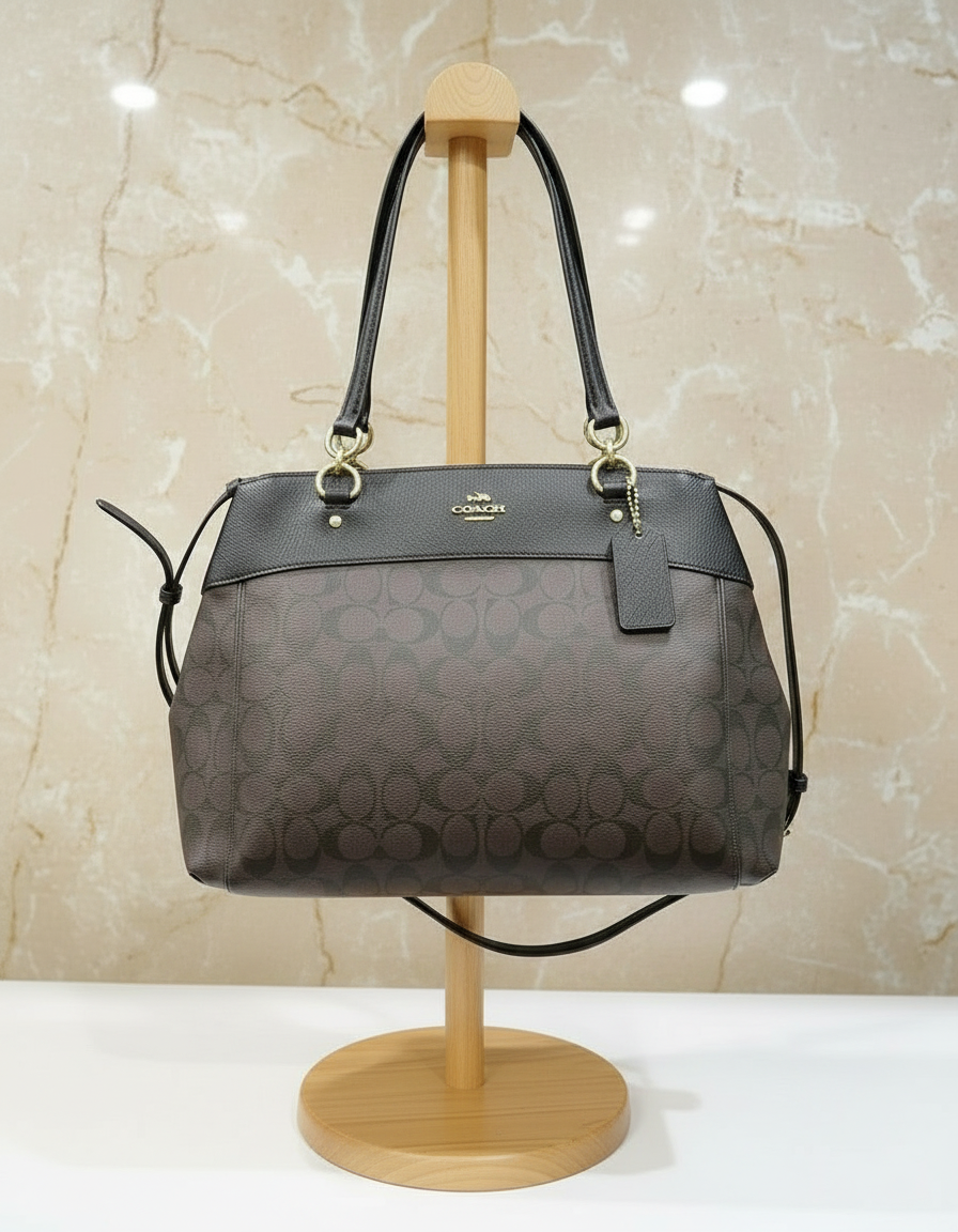 حقيبة حمل كبيرة من كوتش بروك